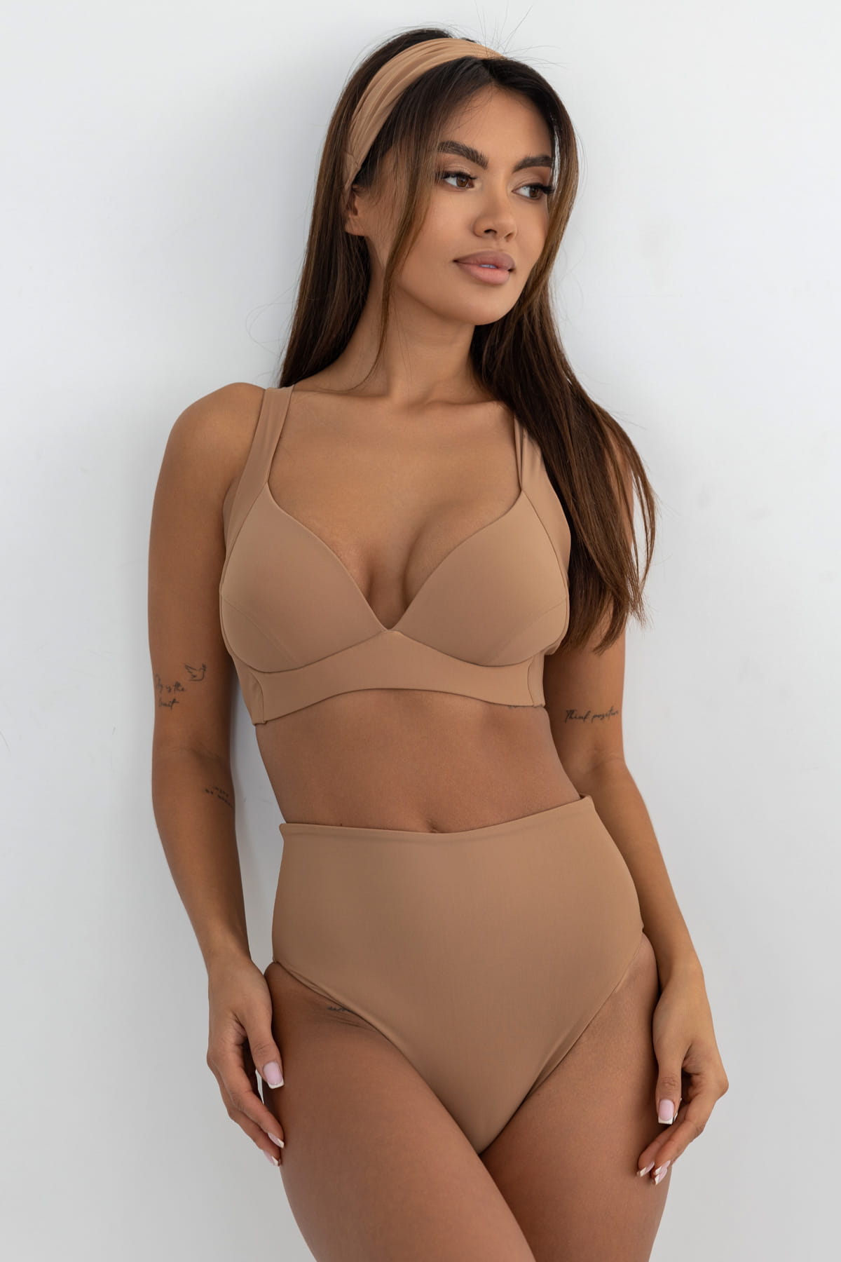 Mira Nude - góra od bikini push-up usztywniana cielisty